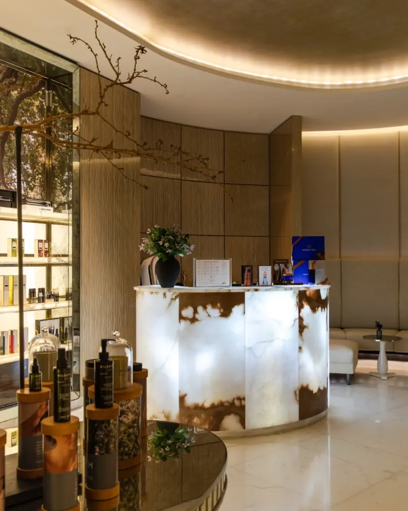 Biome lounge