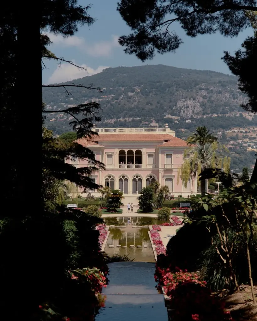 Villa Ephrussi de Rothschild, August Collections