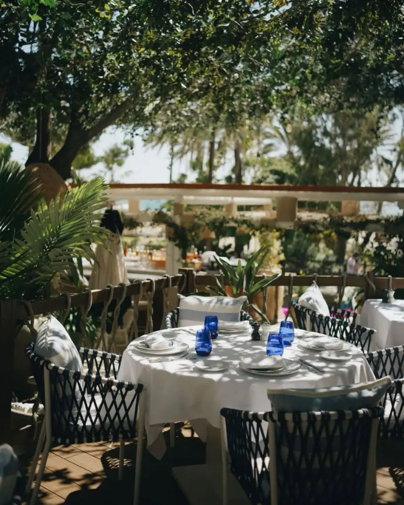 terrace dining at Sea Grill