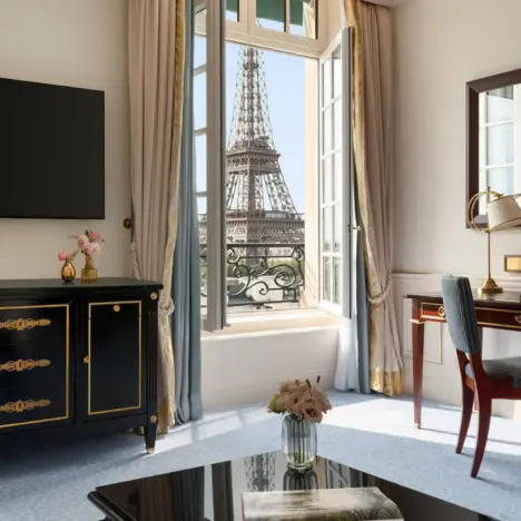 Paris Haute Couture Week Spring/Summer 2025: Where Tradition Meets Bold Innovation
