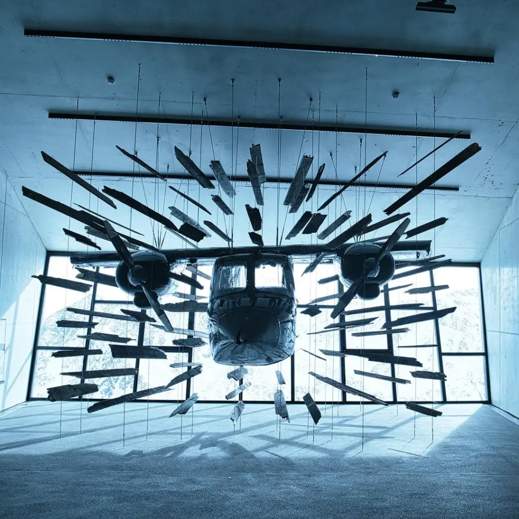 action hall 007 elements