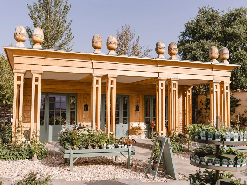 Private Garden Tour and Lunch at Highgrove House