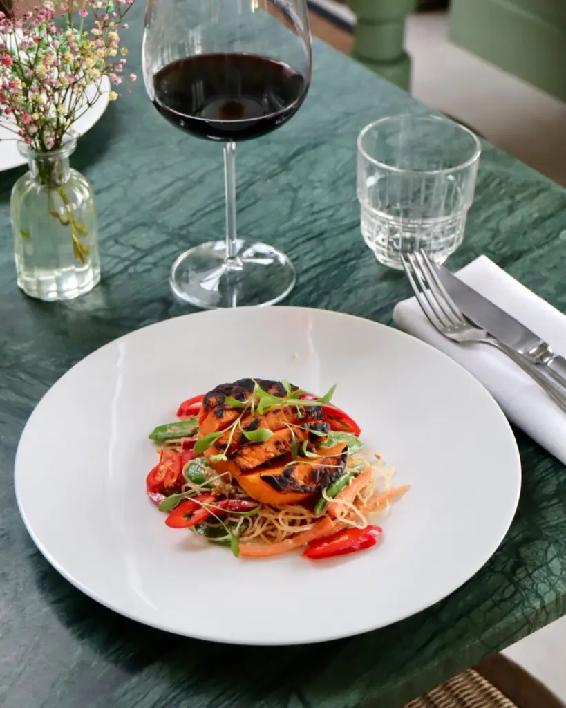 Service at 1665 Brasserie