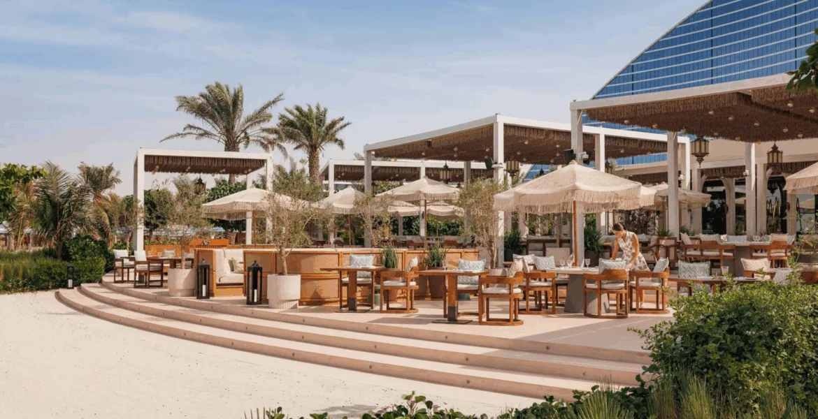 beachside restaurants in dubai