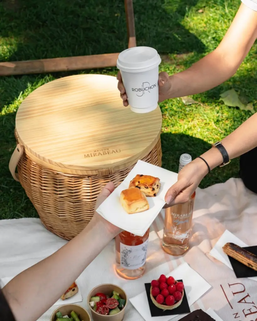 Le Deli Robuchon hamper