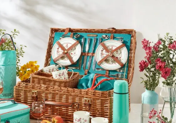 Luxury Picnic Hampers in the UK