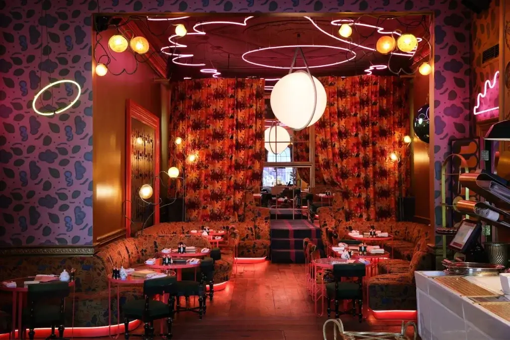 Sketch, Mayfair2