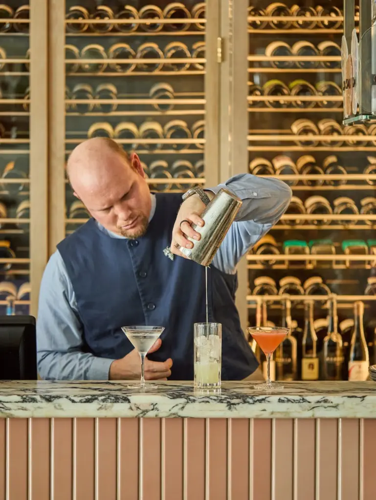 Murano sommelier making a cocktail