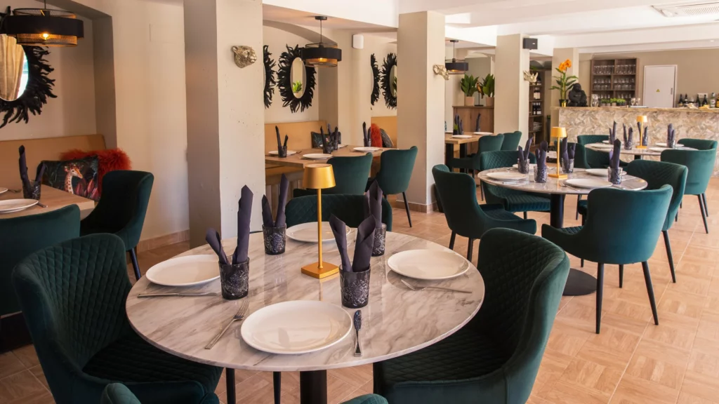 Culinary Delights: Courtside Dining at La Terraza