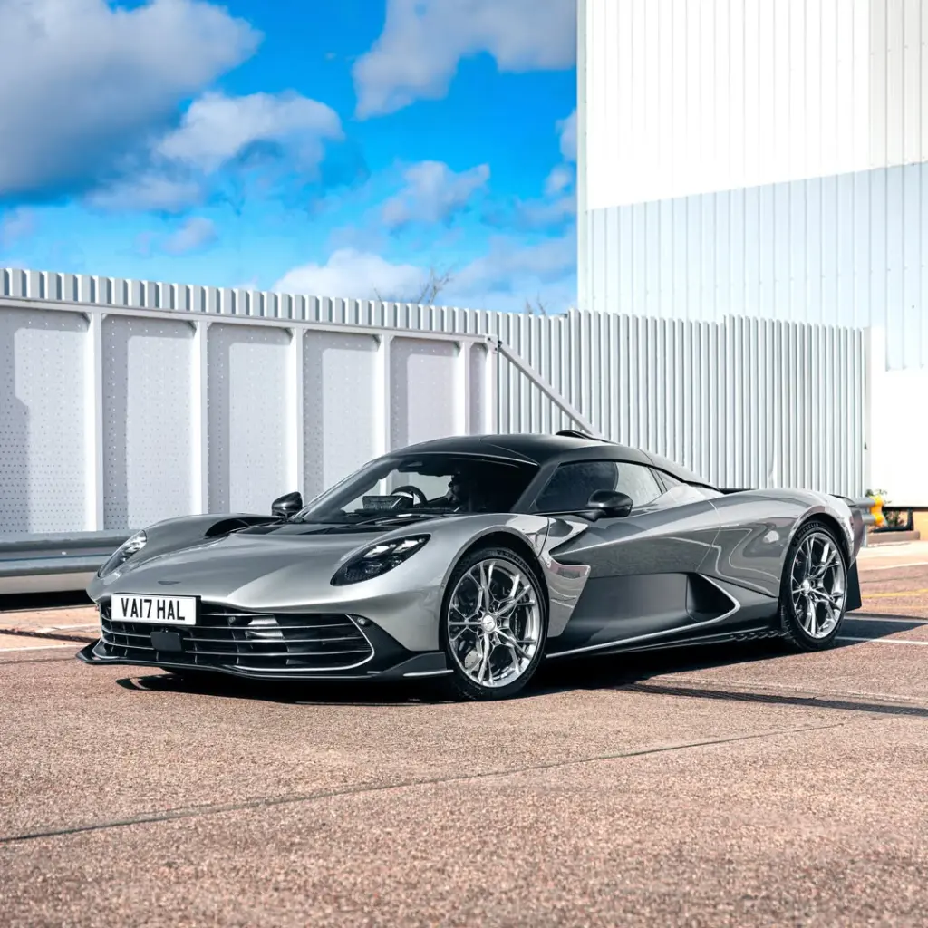 2025 Aston Martin Valhalla
