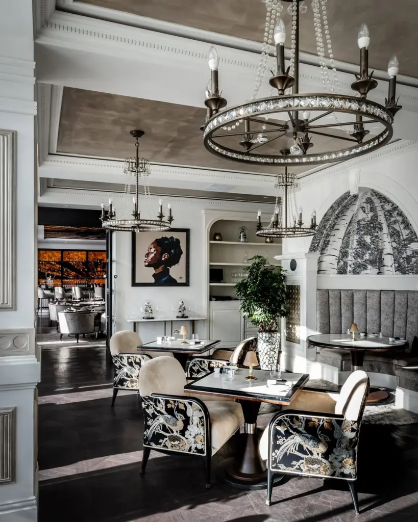 inside Il Giardino at 1215