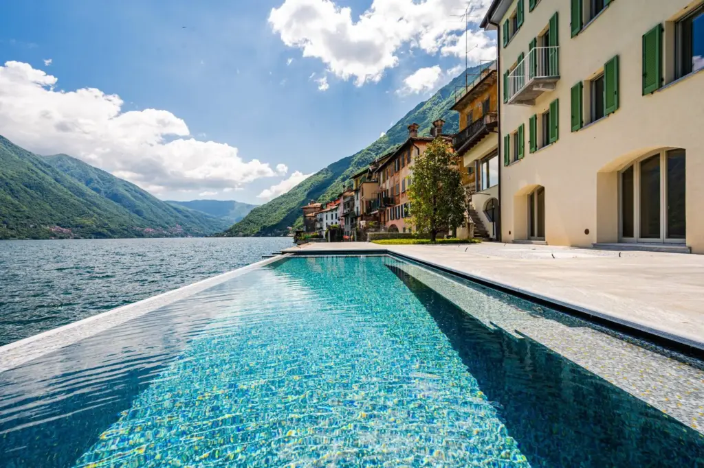 Lakefront Villa with Private Dock and Infinity Pool – Brienno