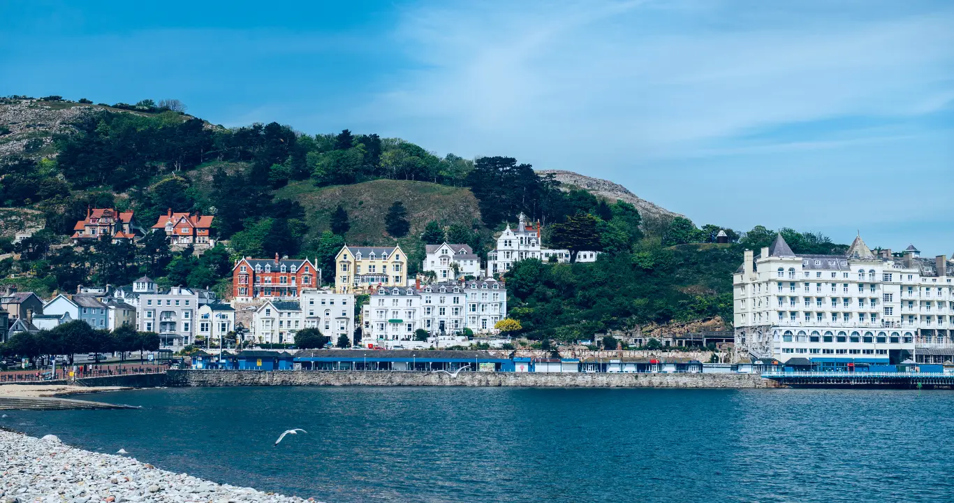 Luxury Seaside Destinations in the UK
