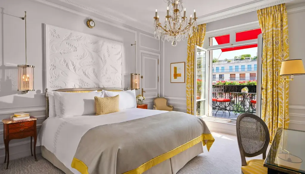 Parisian Glamour at Hôtel Plaza Athénée