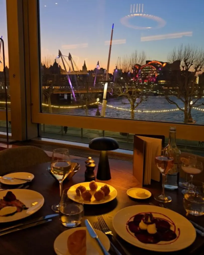 riverside dining at Skylon