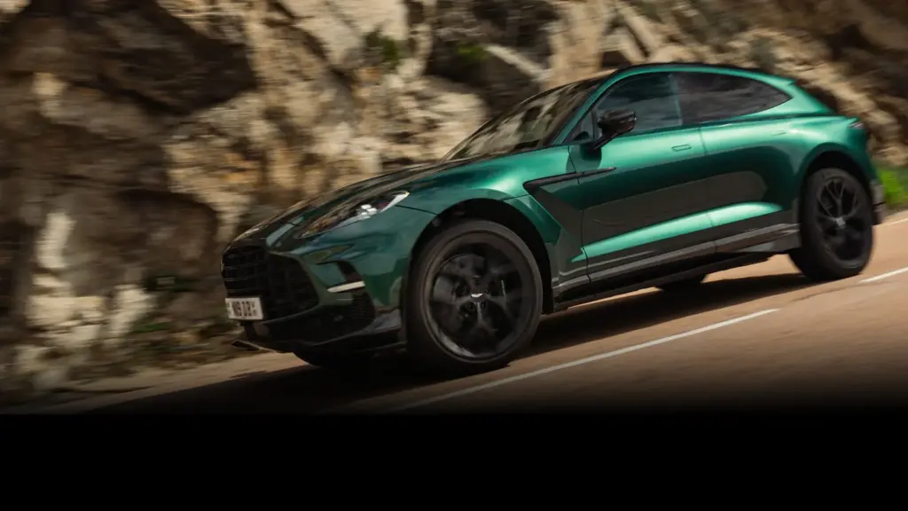 Aston Martin DBX707