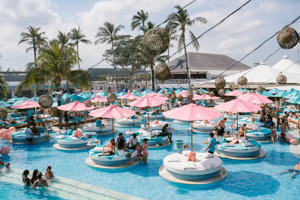 FINNS Beach Club, Bali