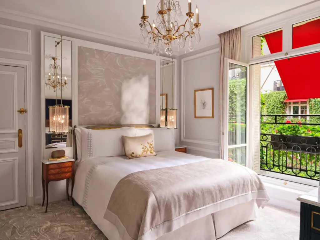 Royal Suite — Hôtel Plaza Athénée, Paris, France