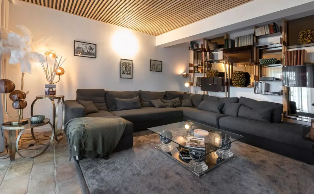Gassin Estate La Pinède with Panoramic Sea Views