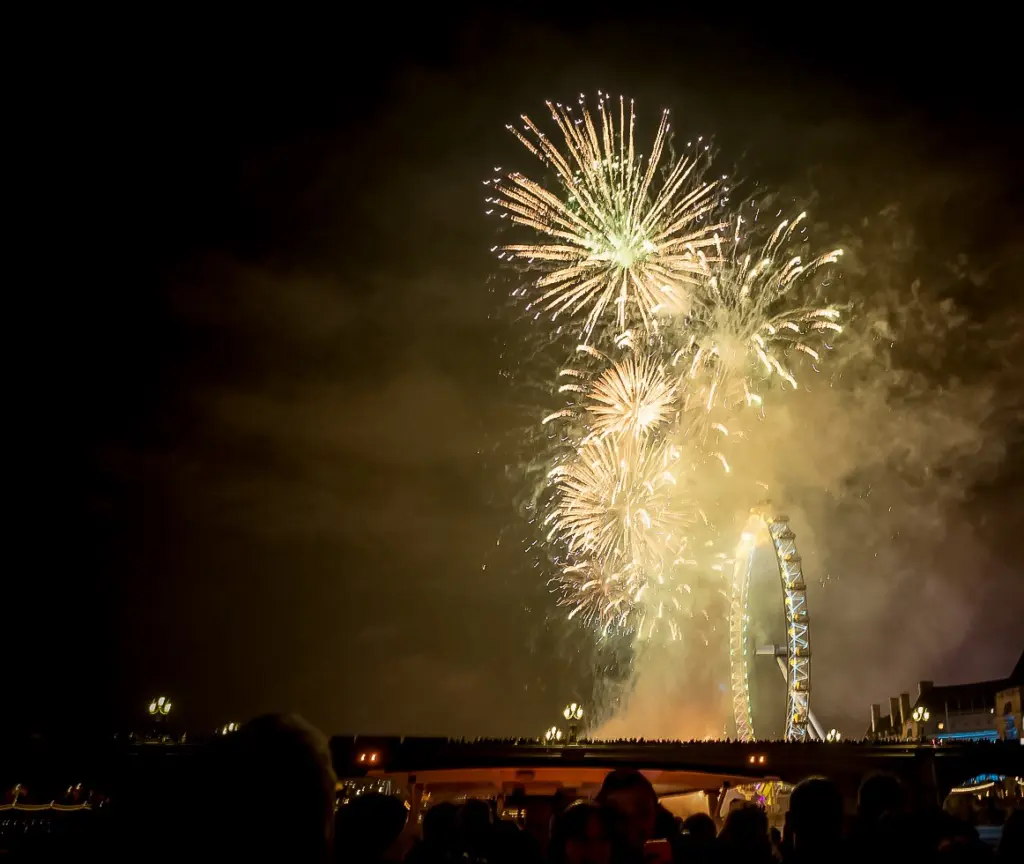 thames dinner cruise