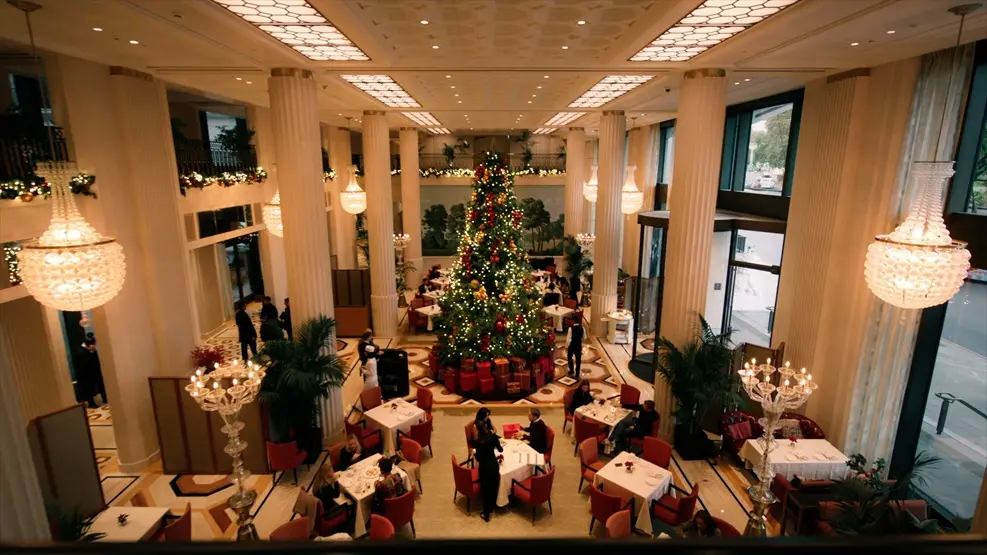 the peninsula london at christmas