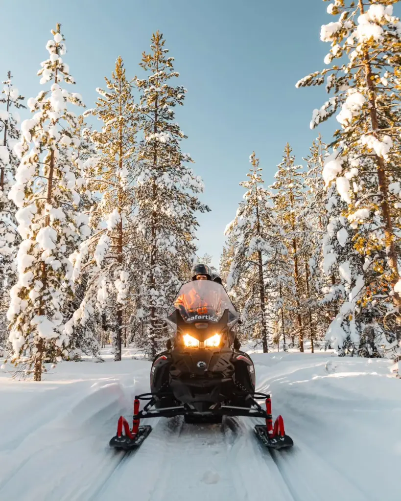 safartica snowmobile