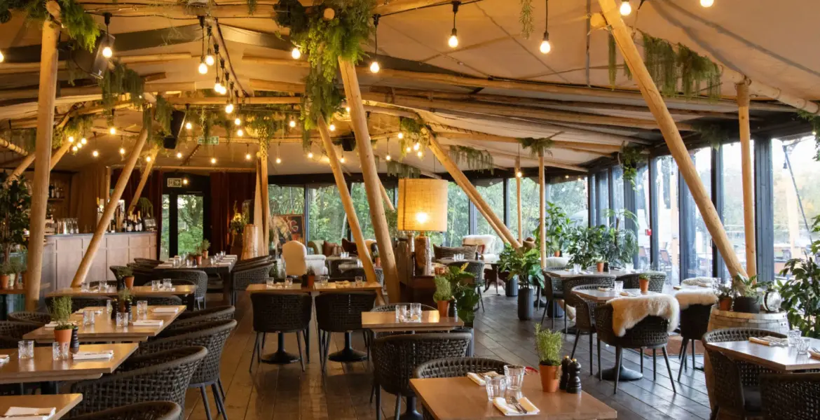 The Lakes Bar and Kitchen