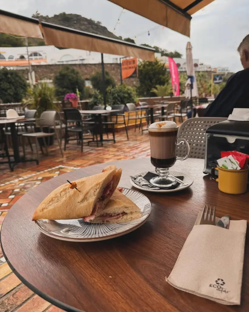 outdoor dining at Chill Cafe