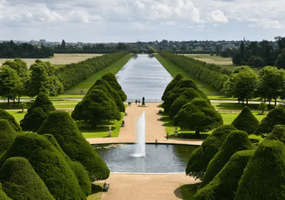 Hampton Court Palace gardens