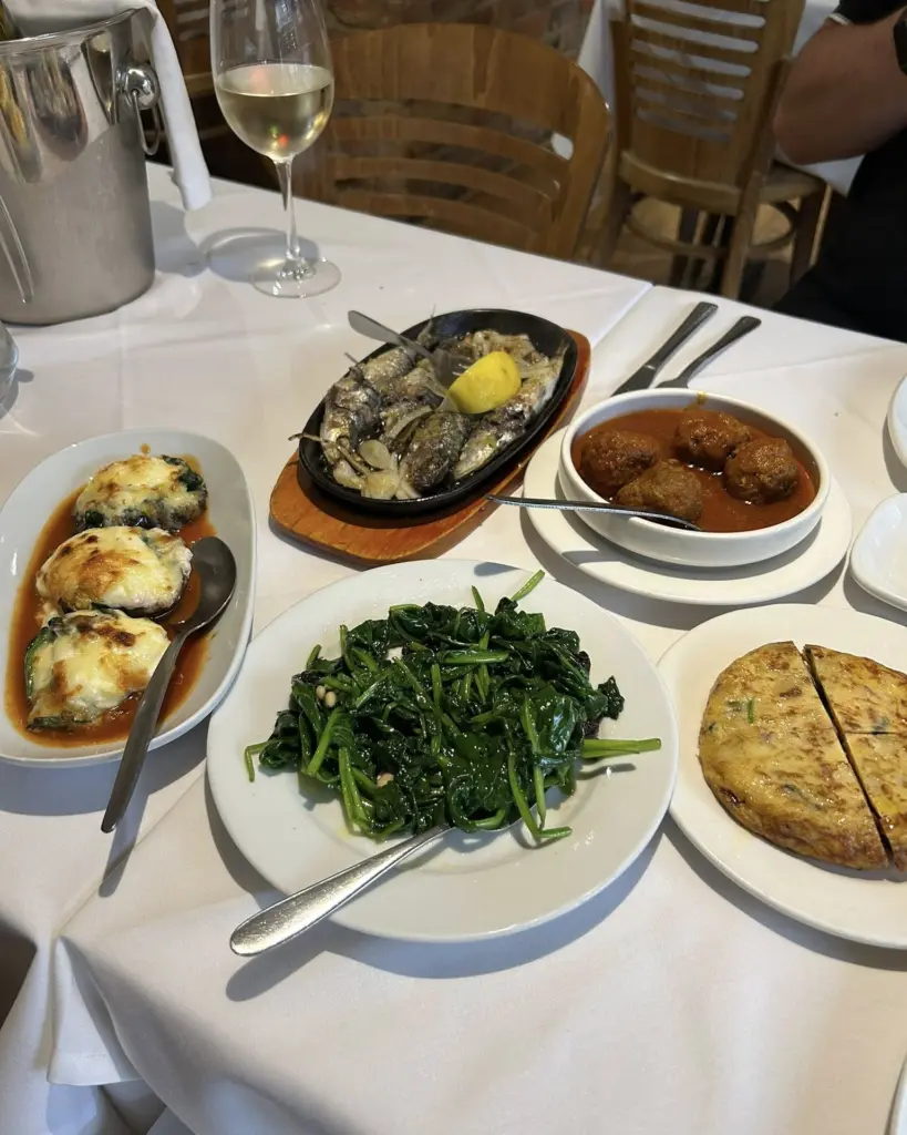 Los Hermanos menu offering