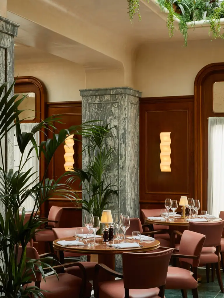 inside San Carlo