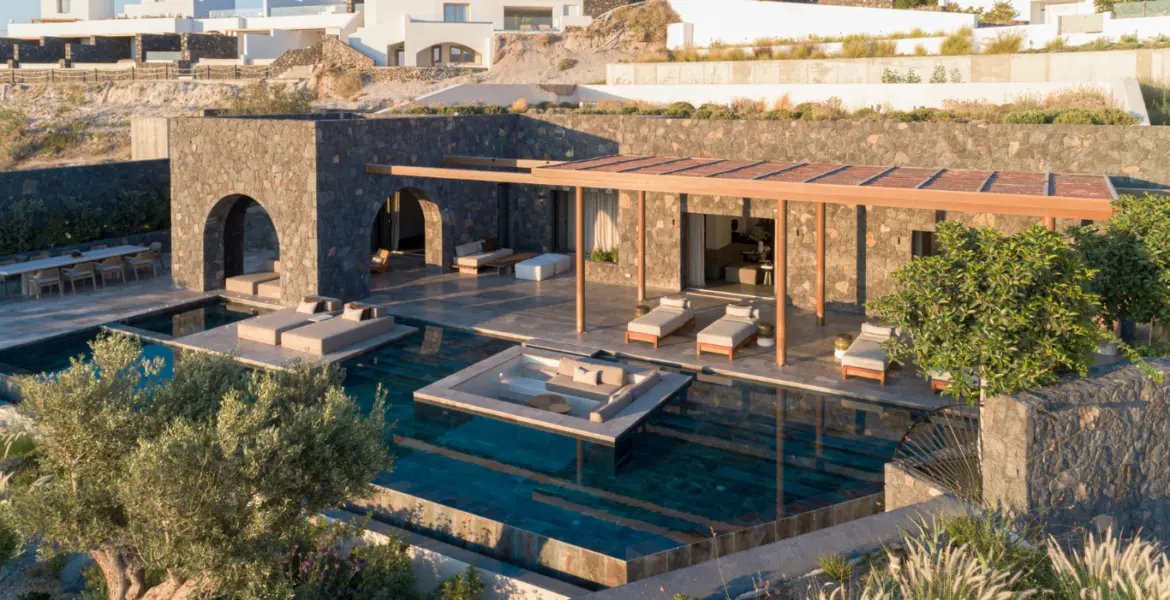 Best Luxury Hotels in Santorini
