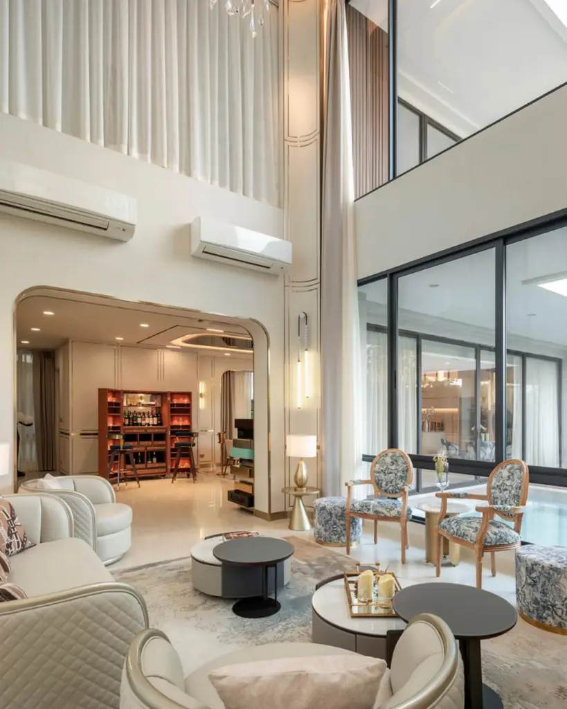 Dolce Ékkamai, Bangkok